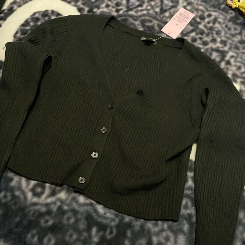 2 black crops tops